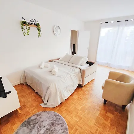 Metro A 2 Minutes Paris Centre Le Marais Apartment
