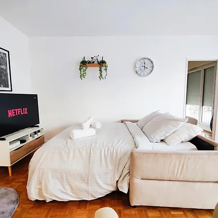 Apartment Metro A 2 Minutes Paris Centre Le Marais Romainville