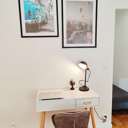 Metro A 2 Minutes Paris Centre Le Marais Apartment